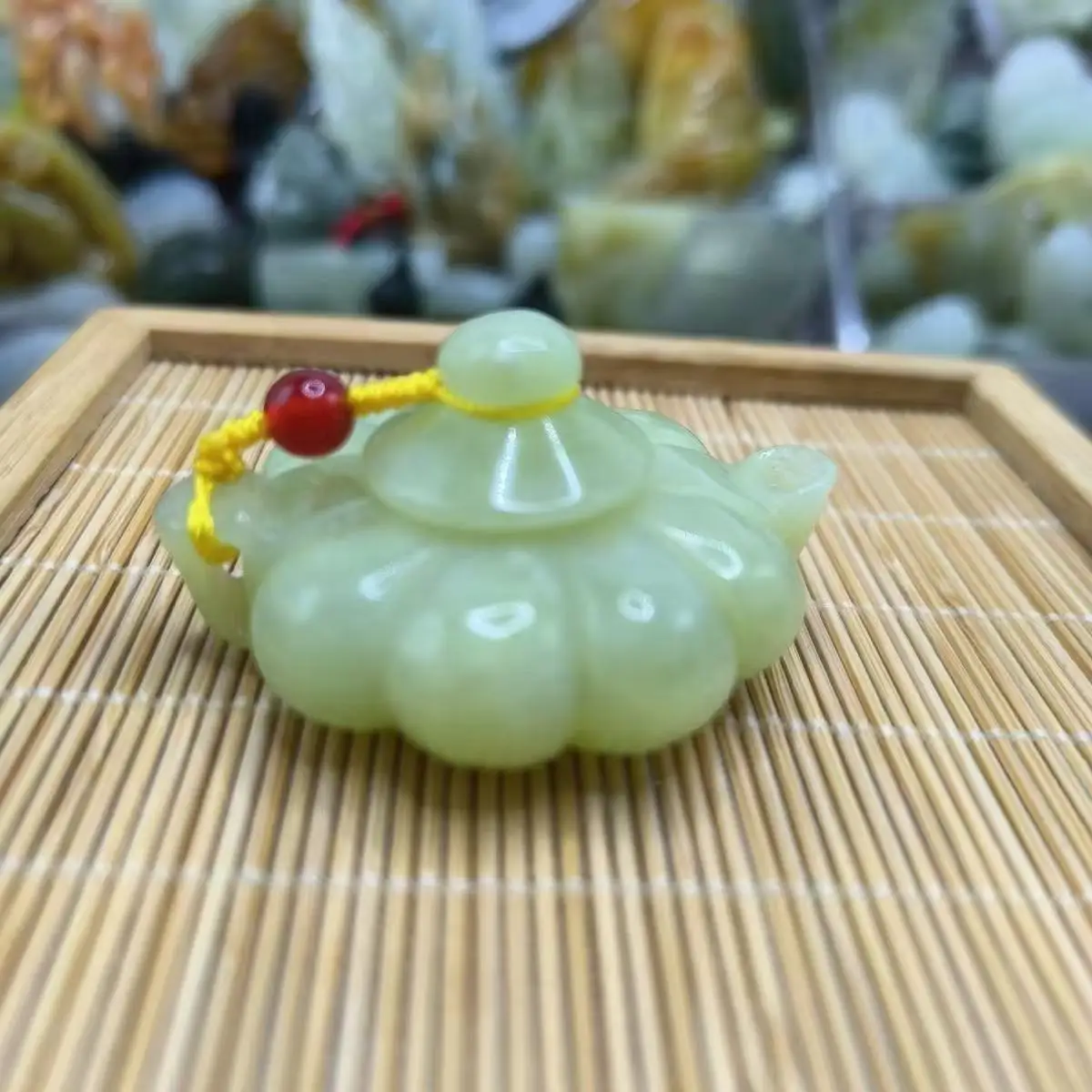 Rare He Tian jade green teapot，Free shipping