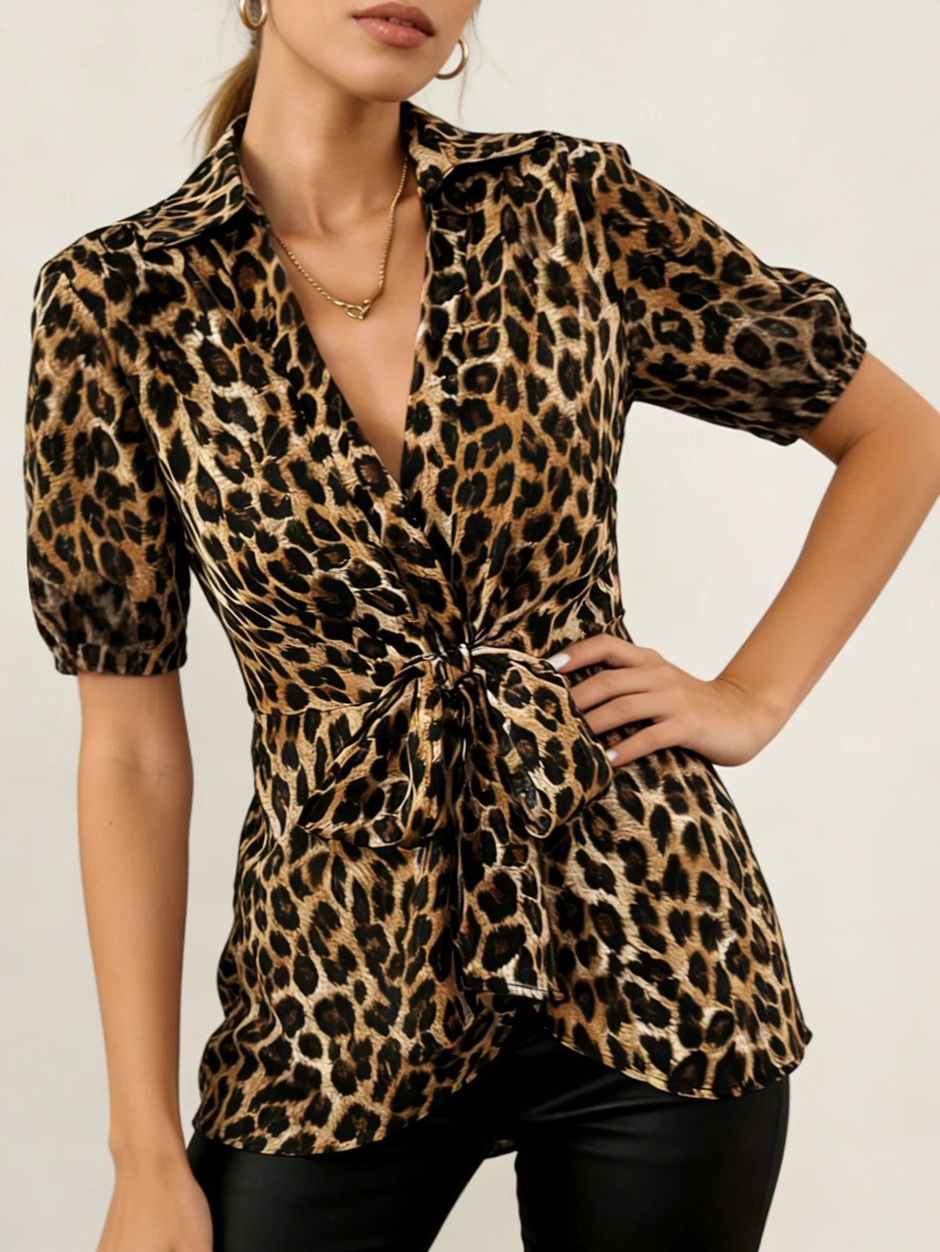 

2026 Spring/Summer Hot Selling Western Women's Clothing Short Sleeves, Thin Strip Top Sensation, Light Luxury, Age Reducing, Wes