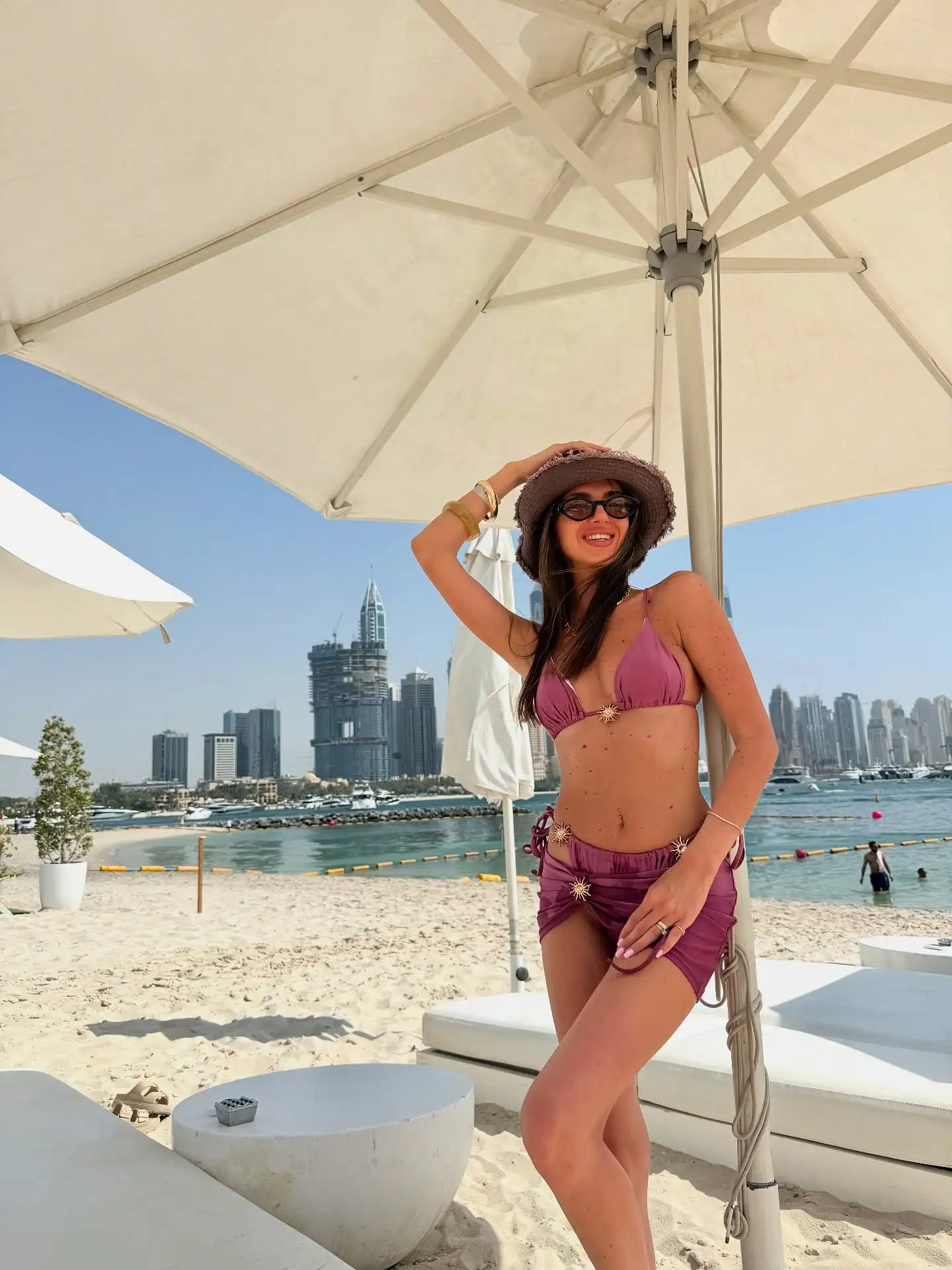 

Модные летние купальники фиолетового цвета с металлической солнцезащитной фурнитурой, регулируемые бретели, сексуальный комплект бикини на шнуровке, купальники, пляжная одежда, летний гламурный комплект