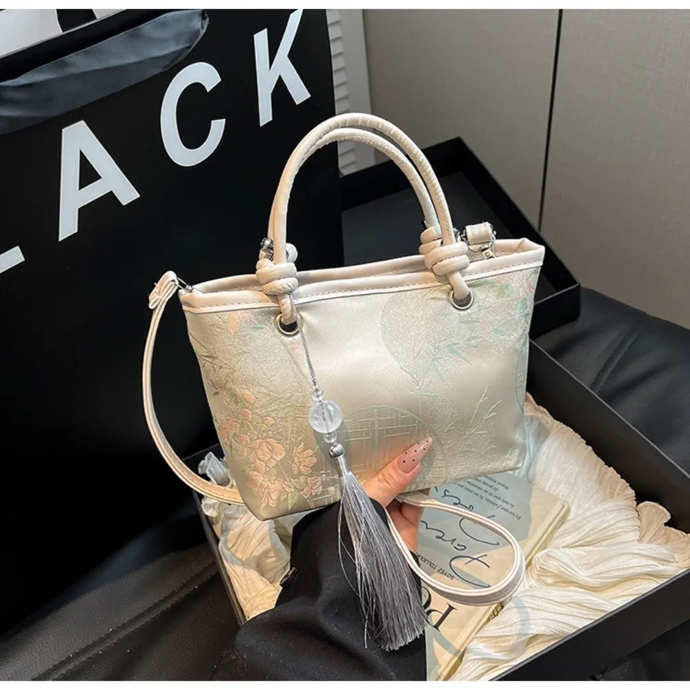 Artistic Chinese Style Embroidered Bag Embroidered Scenery Canvas Material Cheongsam Handbag Tassel Decoration