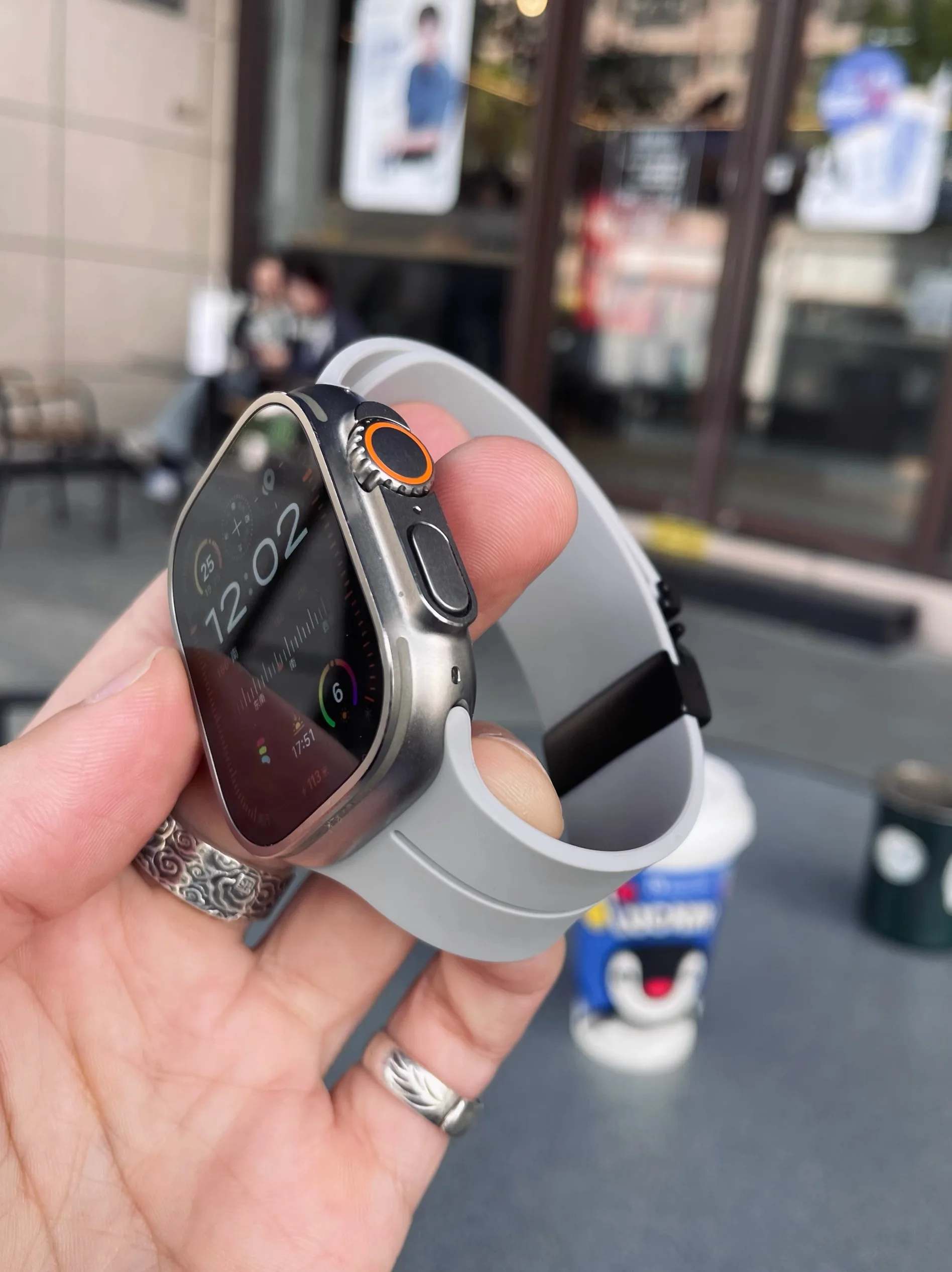 Kakestorm robot umbrella buckle applies to Apple iwatch strap s9 widened s10 silica gel Ultra2