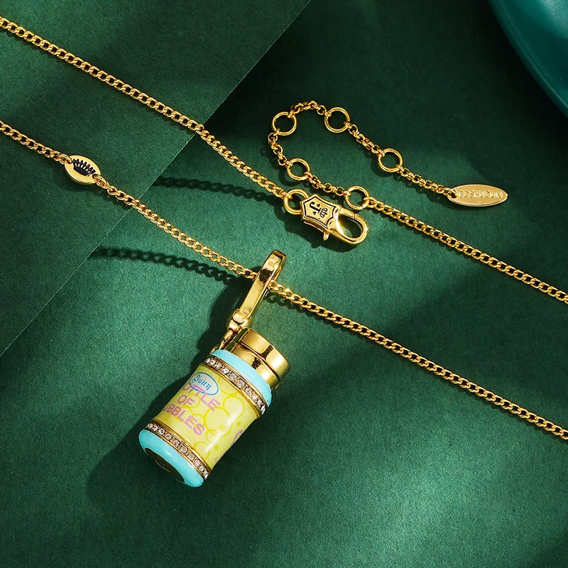 Niche Design Fashion Pearl Letter Print Openable Sparkling Water Bottle Pendant Necklace Unisex Chic Bag Charm Jewelry Gift