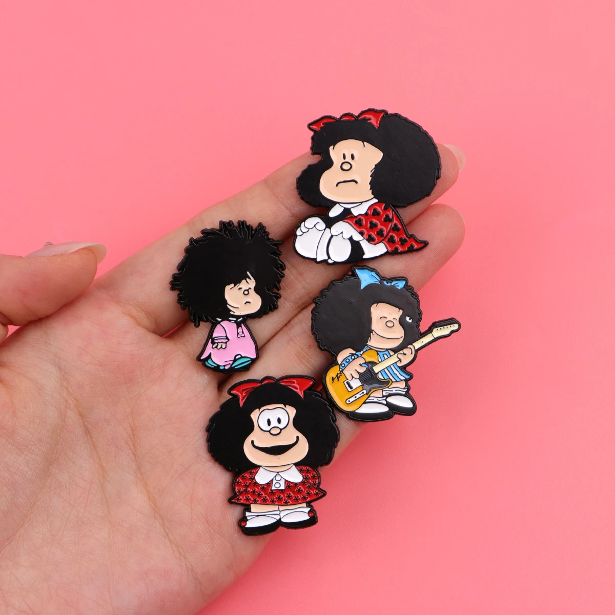 Niedliche kleine Mädchen-Emaille-Pin-Cartoon-Broschen für Frauen, Anstecknadeln, Abzeichen auf Rucksack-Accessoires, Modeschmuck, Geschenke