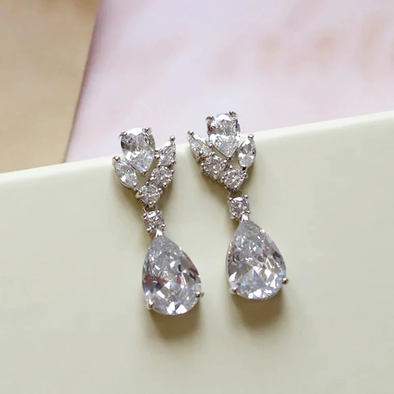 Huitan Luxury Wedding Party Drop Earrings for Women Bright Cubic Zirconia Pendant Accessories for Engagement Bridal Jewelry