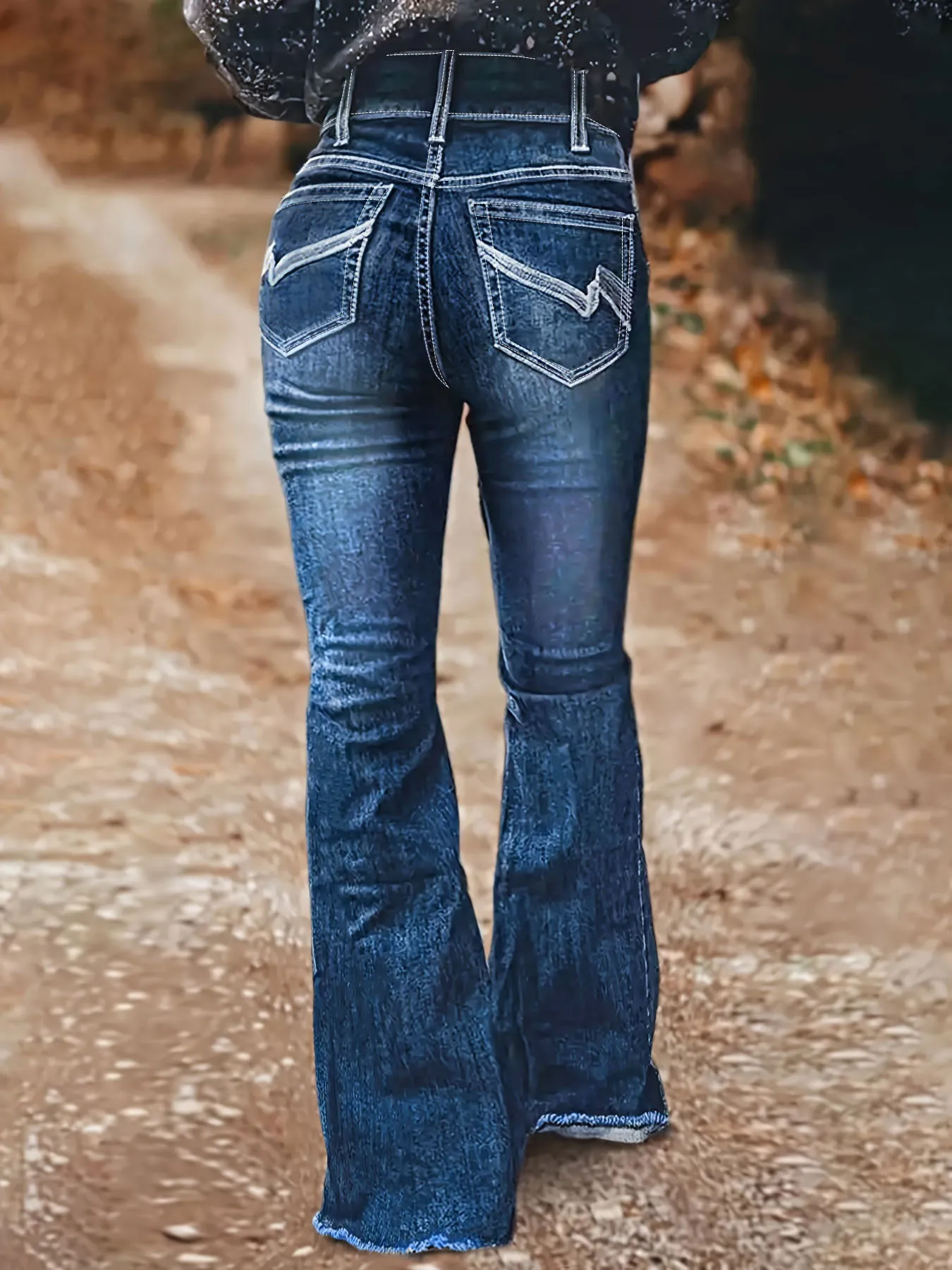 جينز نسائي واسع الخصر عالي الخصر ومطرز باللون الأزرق الداكن، سروال Y2K غير رسمي بتصميم مطرز على شكل حرف V