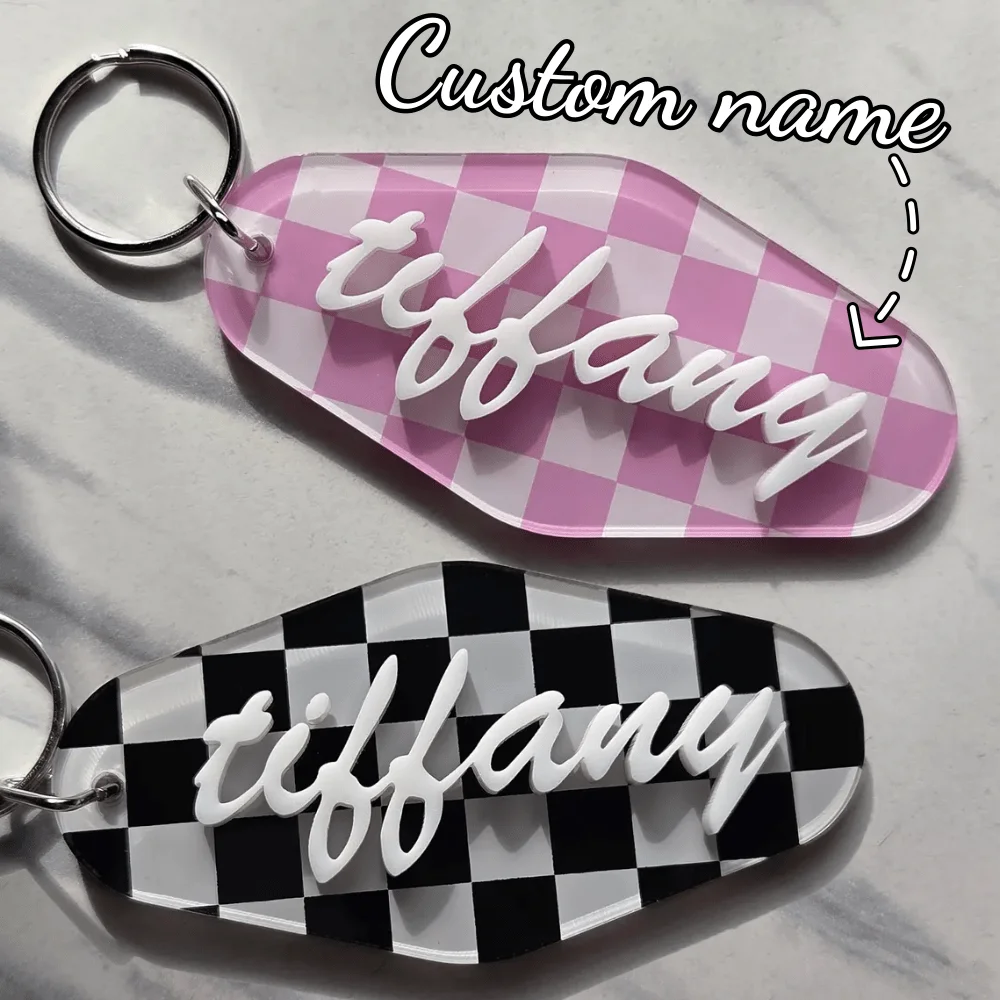 Personalisierter Schlüsselanhänger mit Namen, kariert, schwarz-weiß, doppellagiger Acryl-Schlüsselanhänger, Party-Reise-Geschenk, individueller Schlüsselanhänger