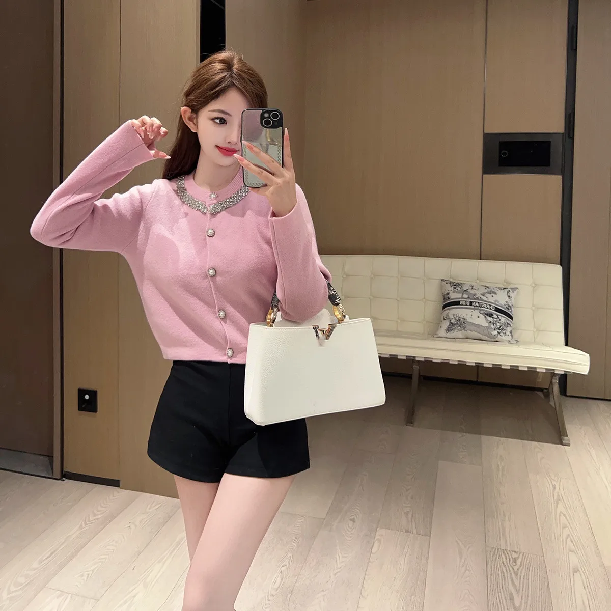 

High-End Wool Version Knitted round Ne Cardigan Women's Faion Autumn Winter Vintage Diamond Embedded Pink Top