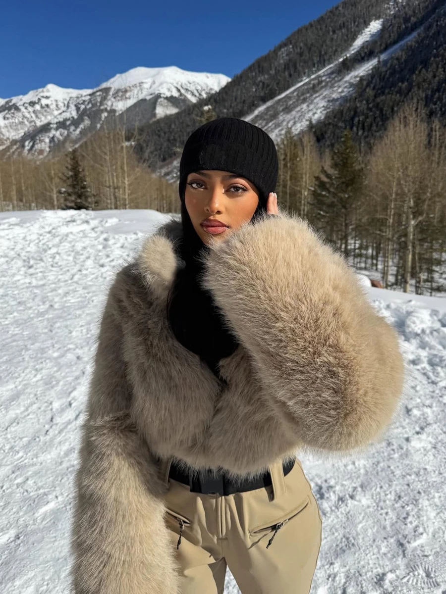2026 New Women Faux Fur Coat Cropped Fluffy Shaggy Jacket Beige Camel Thick Warm Winter Outerwear Luxury Ski Chic