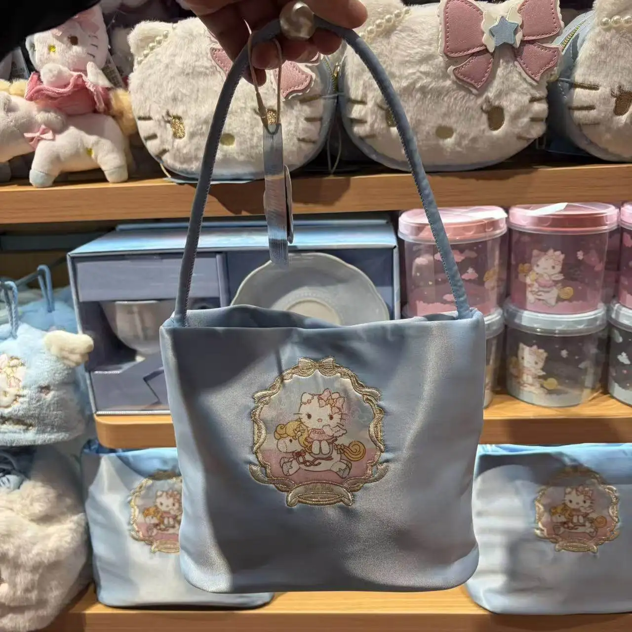 

Сумка Sanrio Hello Kitty, 19 см, мини-сумочка серии Pegasus с крыльями, маленькая сумка-тоут Kawaii для женщин и девочек, милый подарок