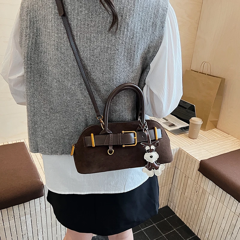 

Замшевые универсальные сумки через плечо на молнии, хит продаж 2024, персонализированные однотонные модные модные одиночные женские сумки на плечо