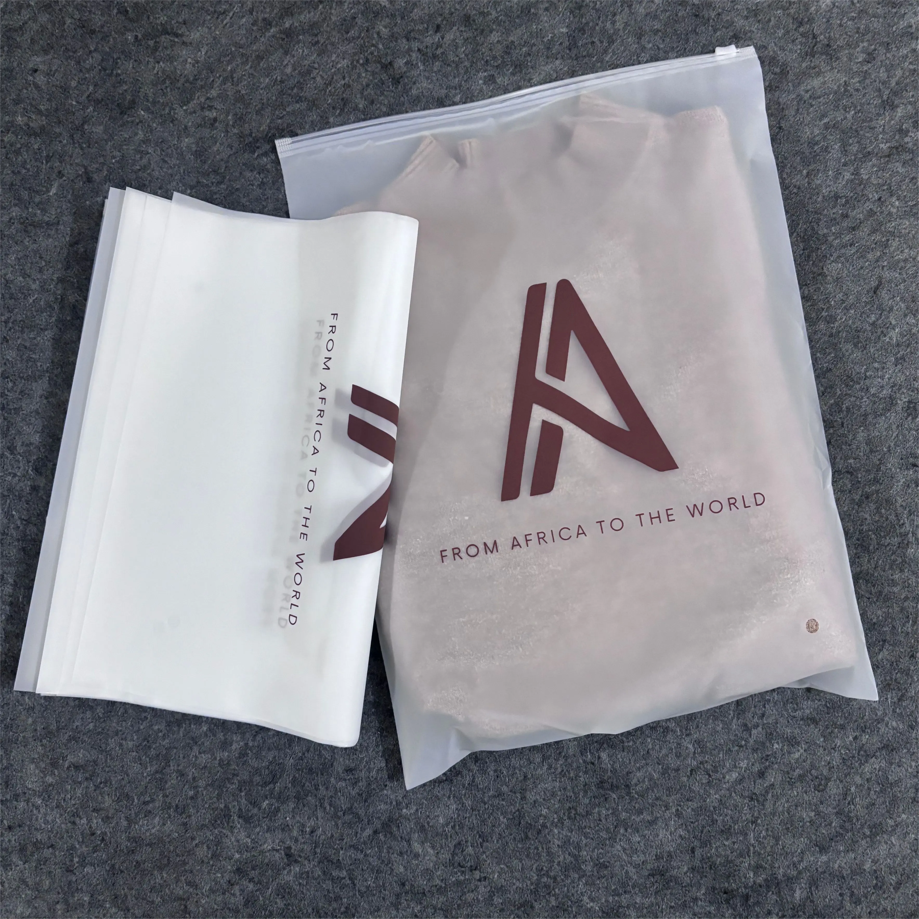 

wholese Guangzhou custom printed logo matt plastic transparent zip lock poly packaging bags for clothes