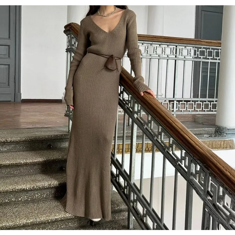 

2025 Fashion Solid Color Long-sleeved Dress Women's Autumn and Winter New Temperament V-neck Slim Hip Knitted Long Skirt