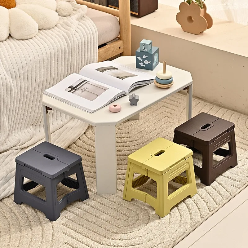 Simple folding chair made of plastic, children's folding chair, outdoor portable fishing chair, small stool.