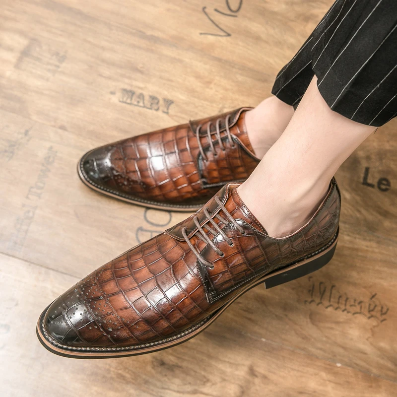 

Men Summer Casual Business Suit with Block Shoes Carved Pointed Breathable and Comfortable Polished Fashionable Shoes