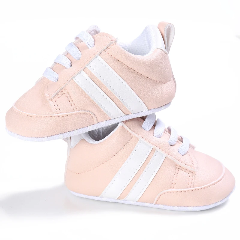 Erste Sportschuhe mit Streifenmuster aus PU-Material für Jungen und Mädchen, geeignet für Babys im Alter von 0 bis 18 Monaten, mit weicher Sohle, bequem und leicht. – Detail 18