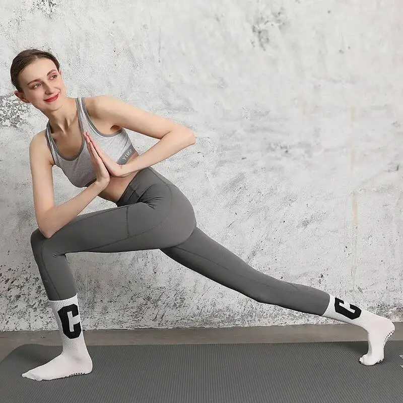 مهنة النساء طويلة اليوغا المضادة للانزلاق جورب سريعة الجافة القطن بيلاتيس السيدات الرقص الباليه الجوارب للياقة البدنية رياضة رياضة