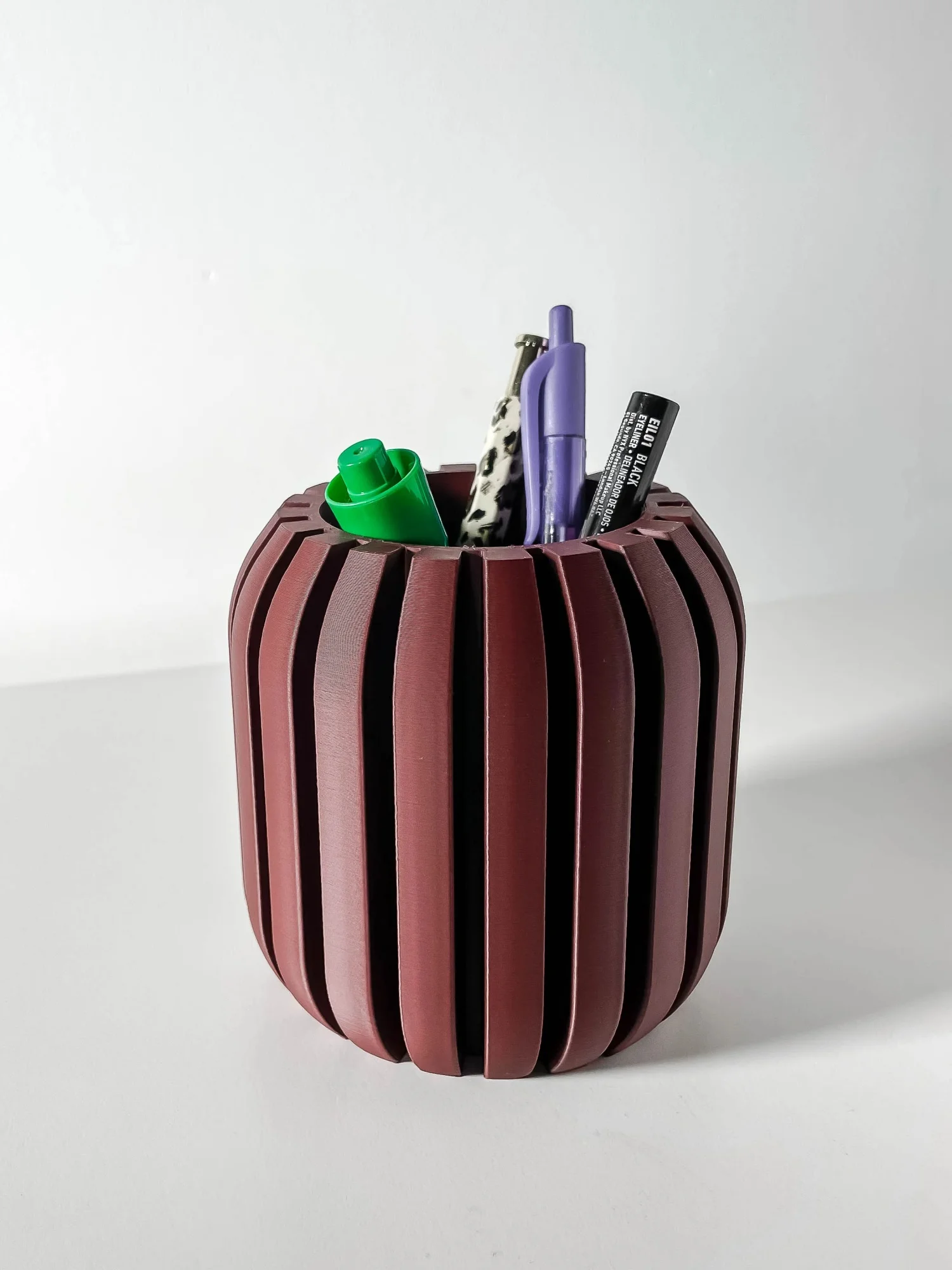 

Minimalist 3D Printed Pen Holder – Modern Geometric Desk Organizer for Office, School, or Home Workspace (Unra)