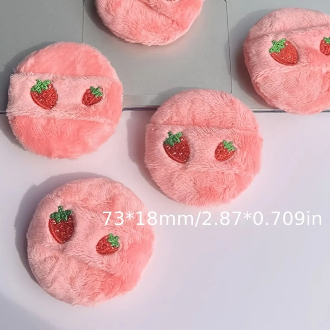 Grande spugna per trucco morbida in peluche con ricamo a fragola per fissare la cottura del viso in polvere/controllo dell'olio ﻿