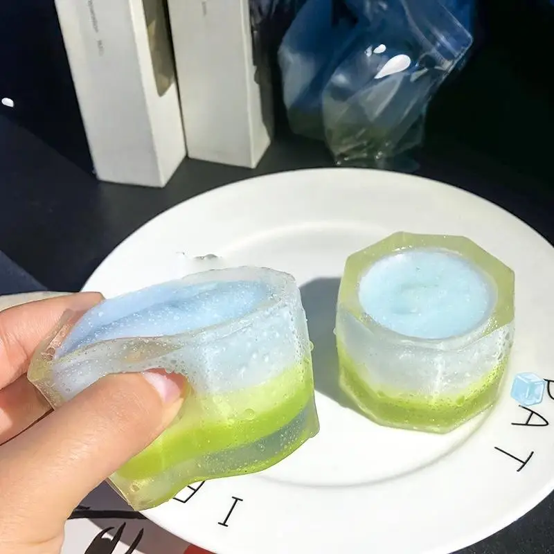 ของเล่นถ้วยเป็ดมัทฉะบีบอัด Squishy ในฤดูร้อน - หยกขาวบลูสกาย