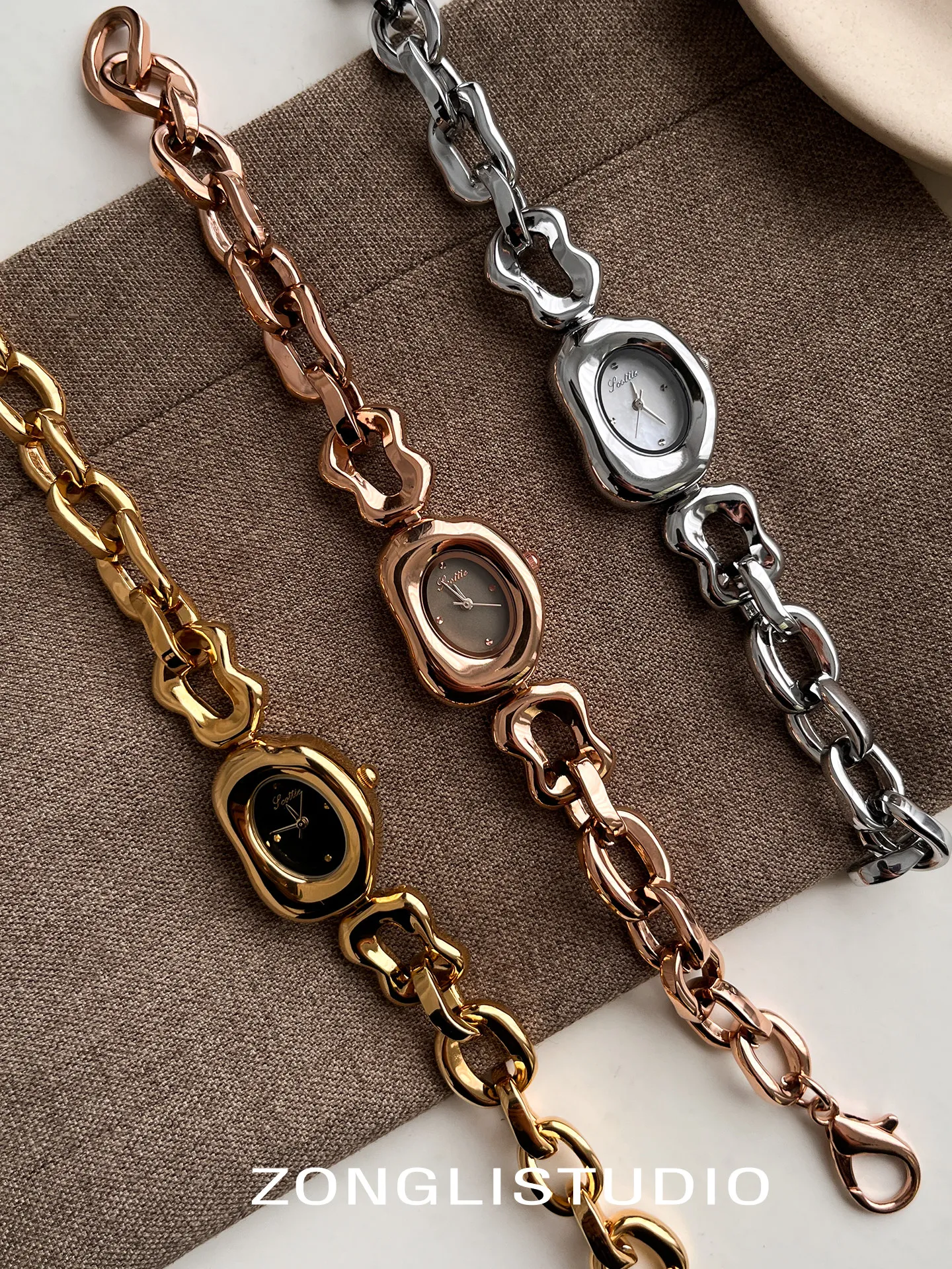 Novo relógio feminino luxuoso, elegante e sofisticado com pulseira requintada de alta qualidade, design de um presente perfeito para sua namorada.