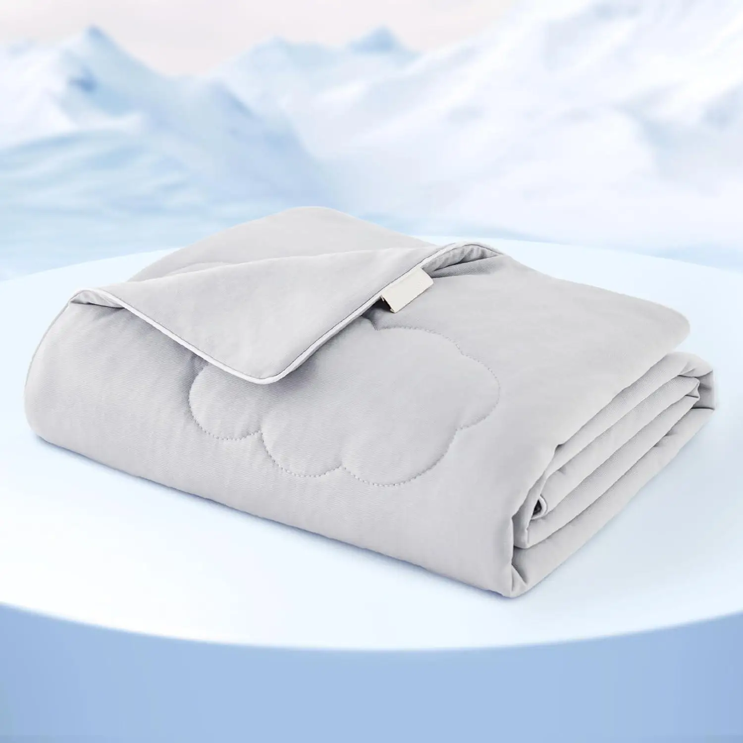 

Pet Cooling Blanket Soft Washable Dog Summer Mat Comfortable Temperature Regulating Pad for Hot Weather Allergy Free