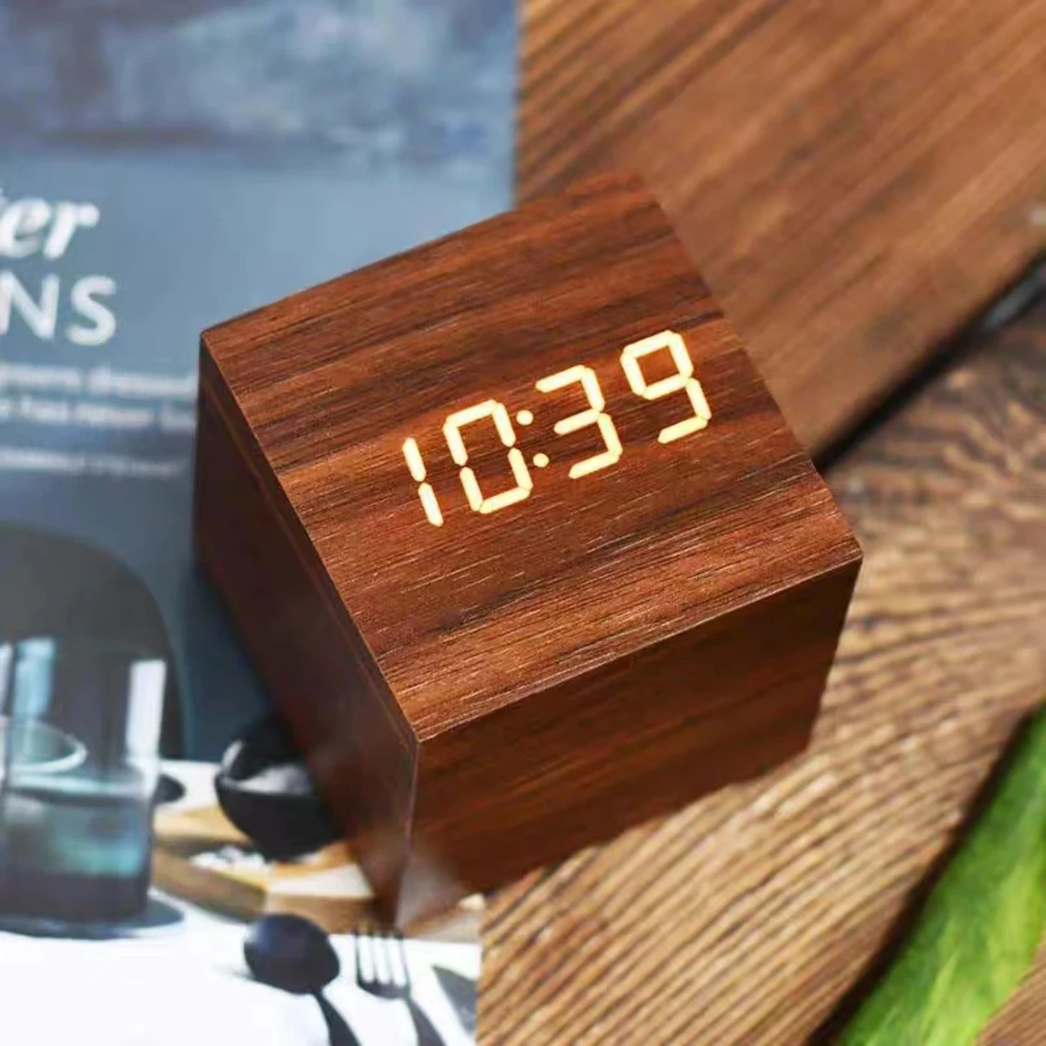 Wooden Contemporary Digital Alarm Clock with Temperature Cube, Stylish Art Ornaments, Unique Decoration Supplies, USB/AAA Powere