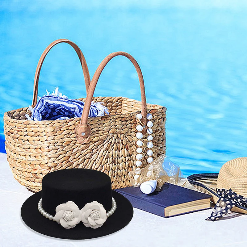 Wełniany kapelusz Fedora w stylu vintage z elegancką perłową ozdobą i szerokim rondem, idealny na kościelną derby lub każdą specjalną okazję