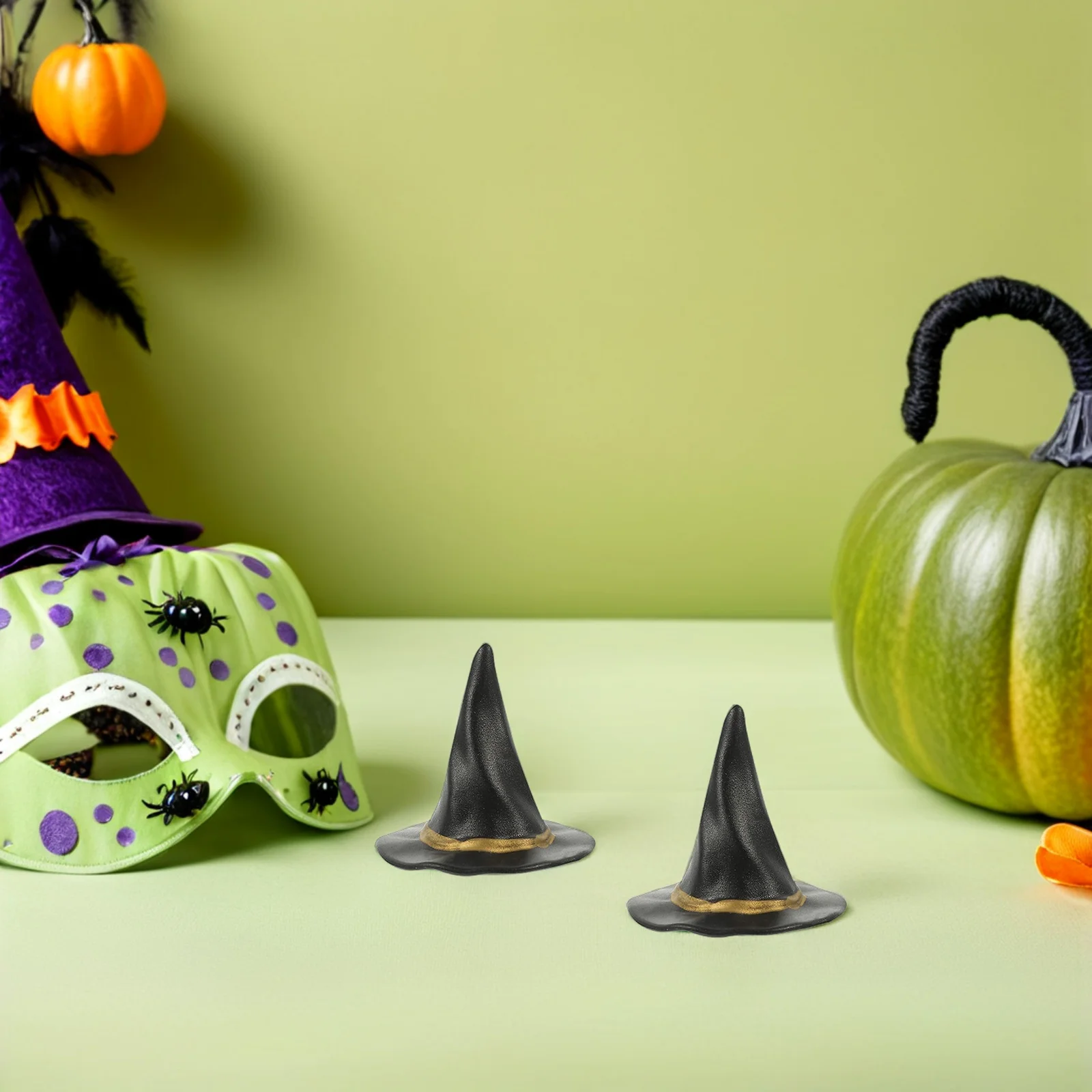 

24Pcs Halloween Hats Black 5cm Small Craft Hats Miniature Wine Bottle Decor Halloween Party Favors Haunted House Prop