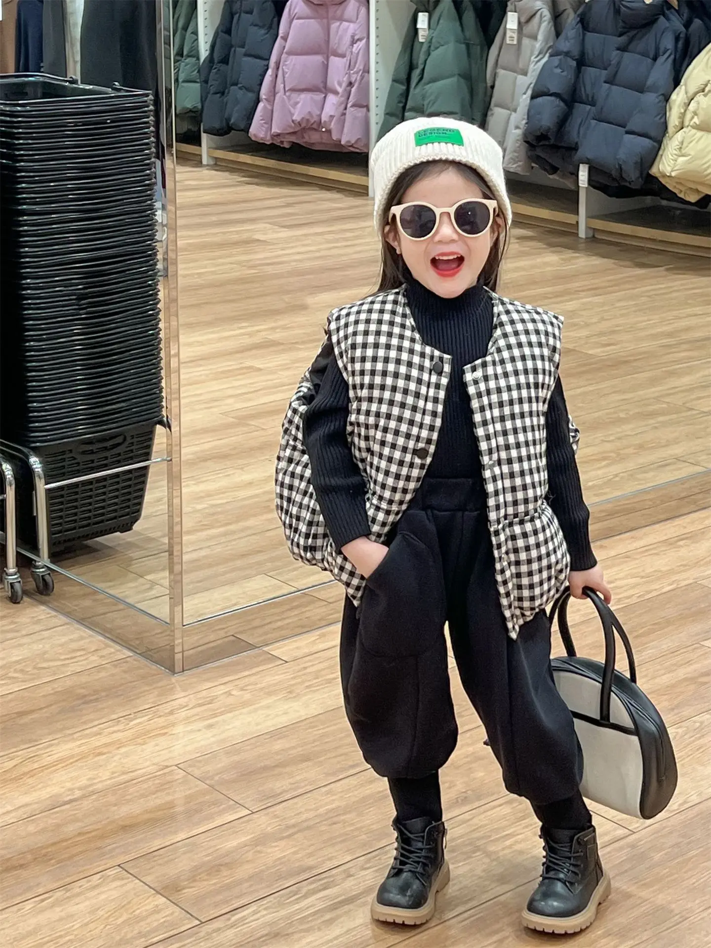 

Kid Down Vest Children Clothing 2023 Winter Korean Style Girls Plaid Cotton-padded Vest Warm Vest Round Neck Coat Cardigan