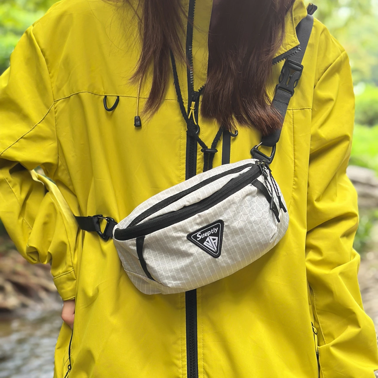 

Рюкзак для походов на открытом воздухе — большая вместительная, легкая, расширяемая нагрудная сумка. Подходит как мужчинам, так и женщинам. В комплект входит походный экв