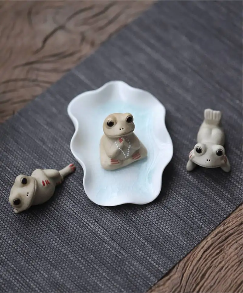 Mini Frog Figurines Tea Pet Figurine Small Animal Statues for Bedroom Graceful Accessories Lovely Miniatures House Accessories