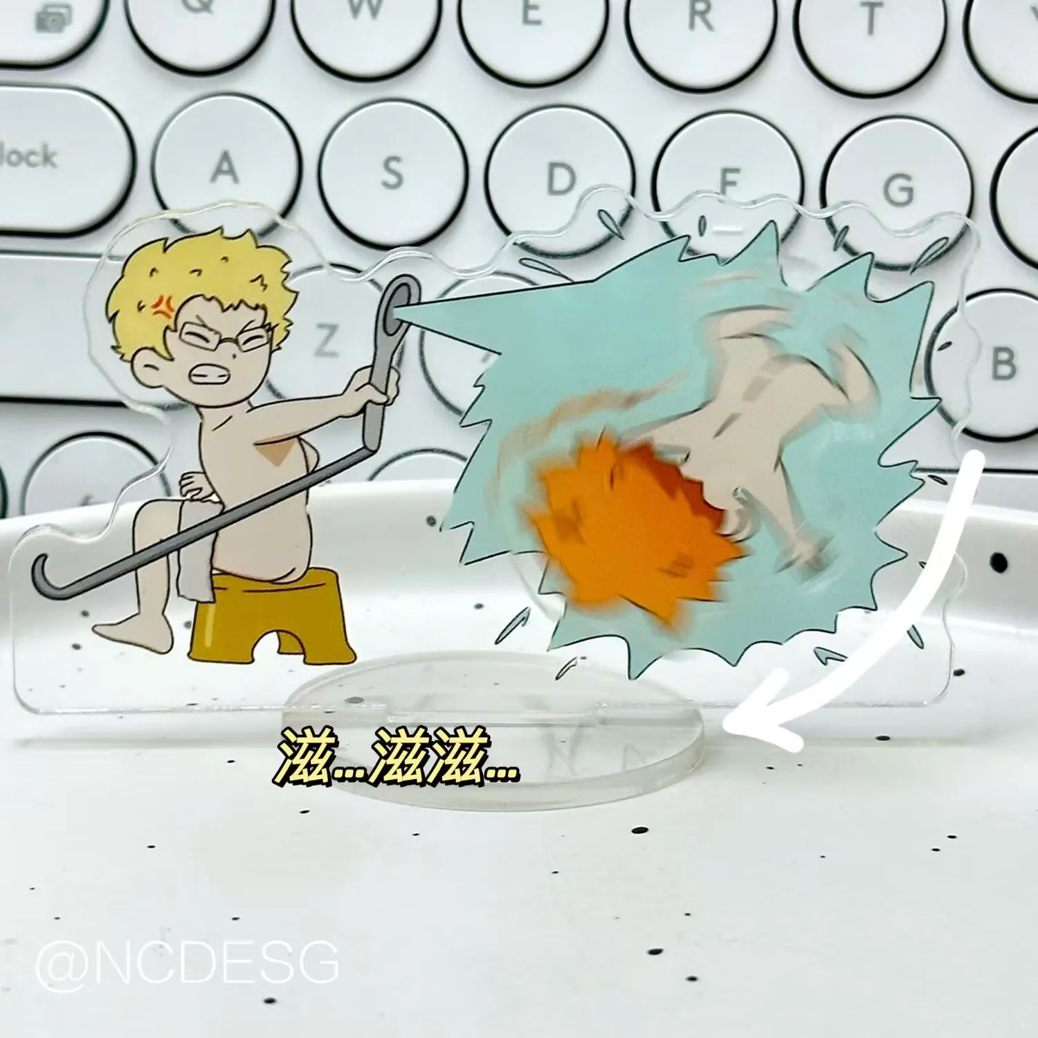 "하이큐!!" 회전 스탠딩 사인 은 일본 만화 "히카리 카게야마"의 귀여운 오리지널 Q 버전 작은 피규어입니다.