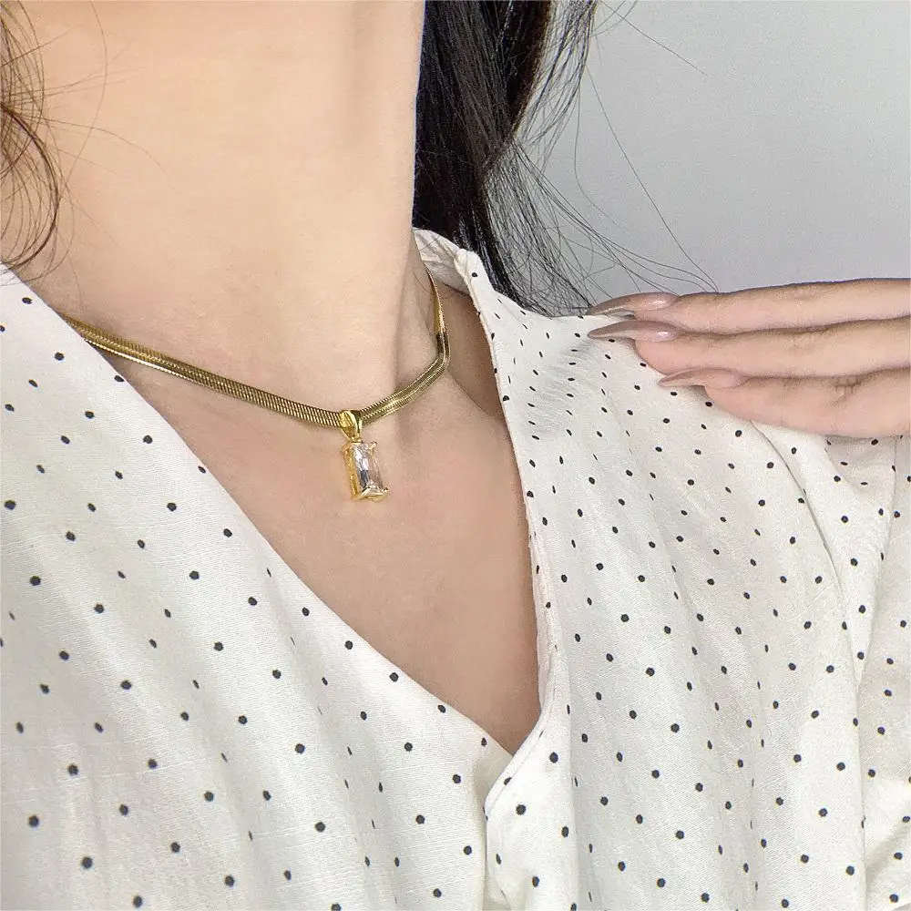 Platz Kristall Anhänger Halsketten für Frauen Korean Fashion Edelstahl Colliers Klinge Kette auf Die Hals Schmuck Großhandel N371 – Detail 5