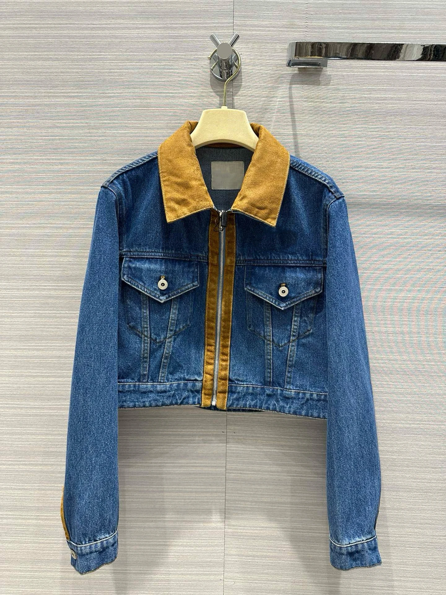 

New for spring and summer! Stylish lapel jacket! Retro style, Danny cowboy color suede wrap! Temperament small short version