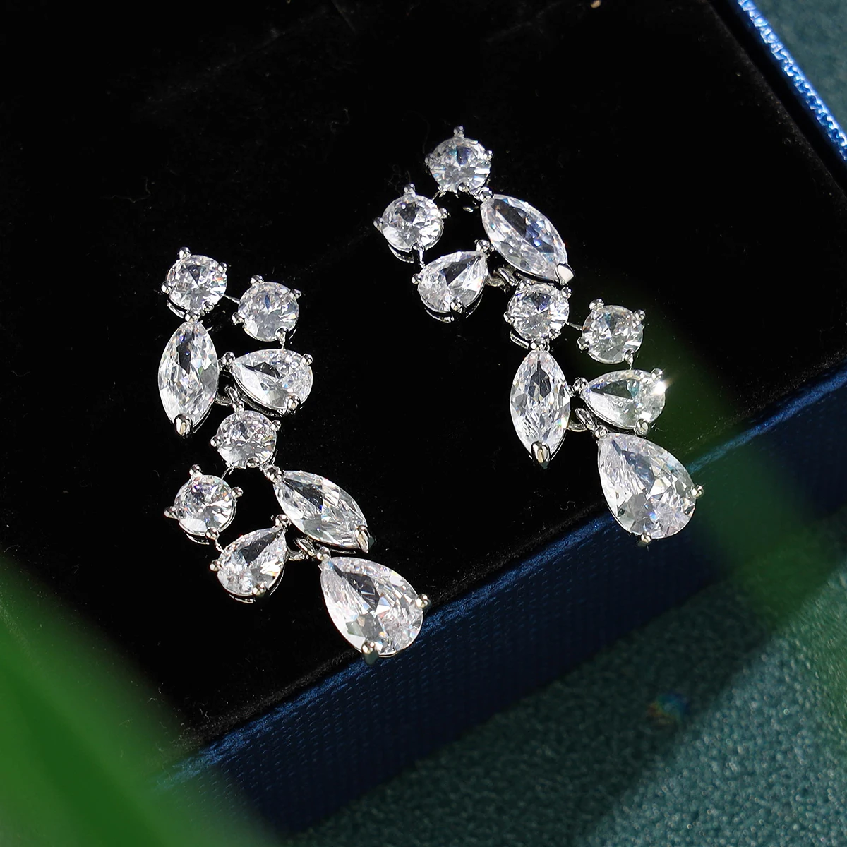 Cubic Zirconia Bridal Earrings Bridal Bridesmaid Elegant Wedding Earrings Women's Jewelry Gift Crystal Formal Pendant Earrings