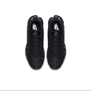 Nike Air Max Plus TNPLE Black Low Top Run Tennis for Men and Women Unisex 6 Main Sales Nike Female Tennis - №6