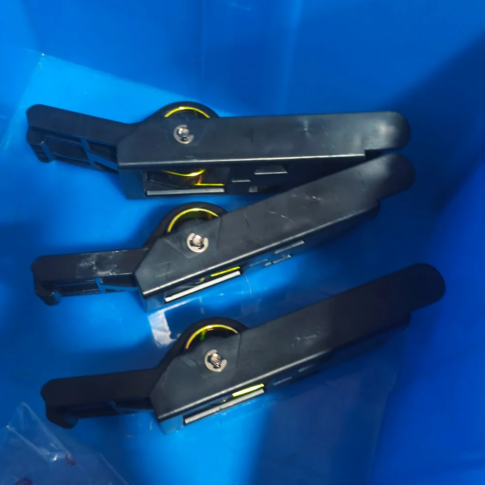 1X CE841-60119 CE847-60110 Zawias ADF do HP M1130 M1132 M1136 M1212 M1213 M1214 M1216 M1217 M1218 M125 M126 M127 M128