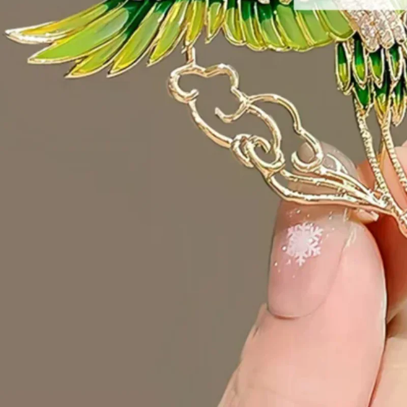 Chinese Style Elegant Rhinestone Green Enamel Wings Crane Clouds Brooches For Women Girls Flying Birds Lapel Pins Party Jewelry