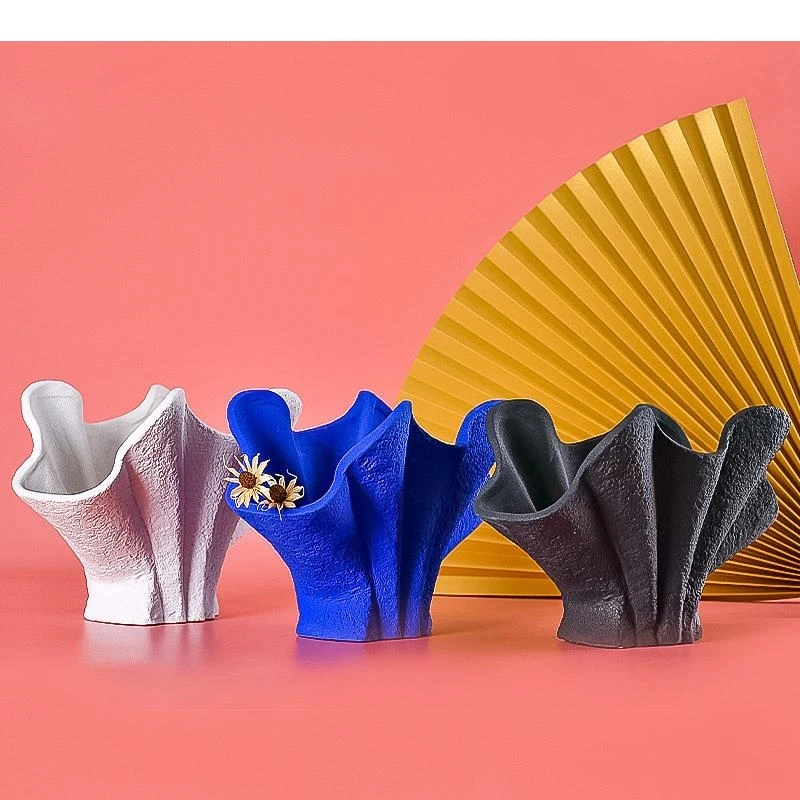 Shaped Ceramic Vase Plant Pots Decorative Flower Arrangement Porcelain Floral Vases Desk Decoration Crafts