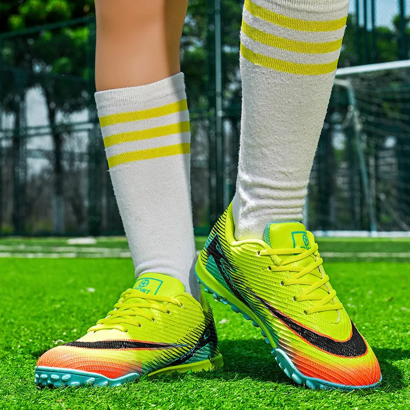 Brand Fashion Green Children's Football Sneakers Size 31-40 Indoor Turf Soccer Shoes Men Professional Futsal Shoes Trainers Men