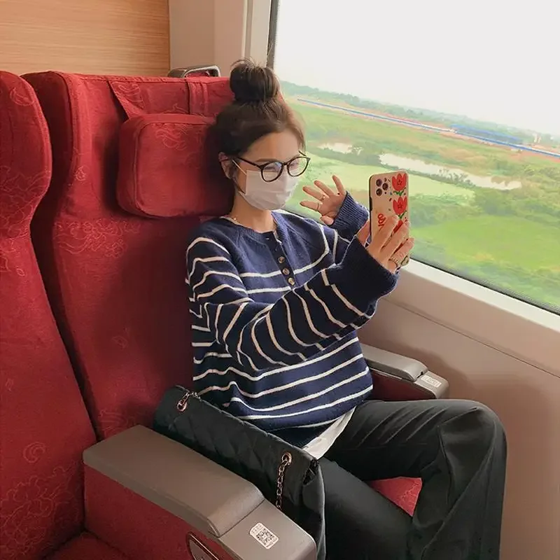 

Sweater Women Japanese Striped Pullover Loose Design Autumn Winter Knitting Casual Button Classy Simple Chandails Soft All-match