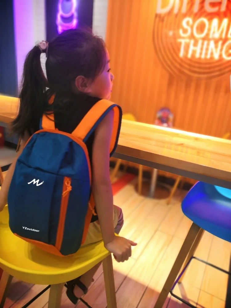   حقيبة رياضية خفيفة الوزن مقاومة للماء للأطفال من بابا، حقيبة سفر كاجوال للنساء، حقيبة كتب صغيرة للطلاب