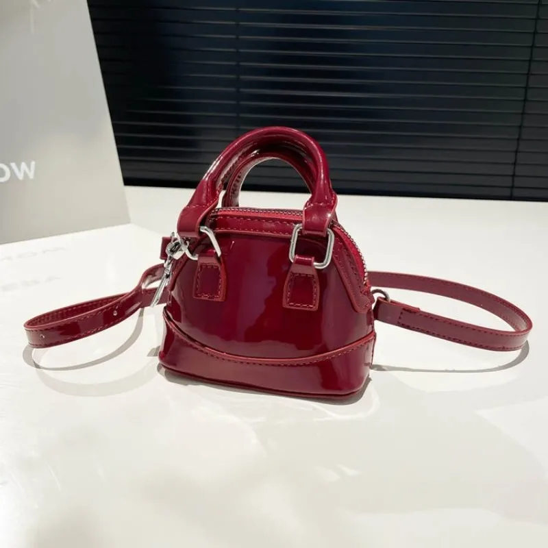 

Элегантная классическая повседневная сумка для подгузников для женщин, модная кожаная сумка через плечо, вместительная уникальная ретро-сумка-тоут