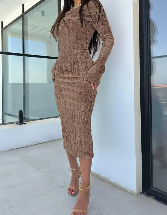 Frauen Kleid 2025, Herbst/Winter, Ombre-Druck, schulterfrei, langärmelig, figurbetontes Strickkleid, lässig, aushöhlen, hoch dehnbares Midikleid