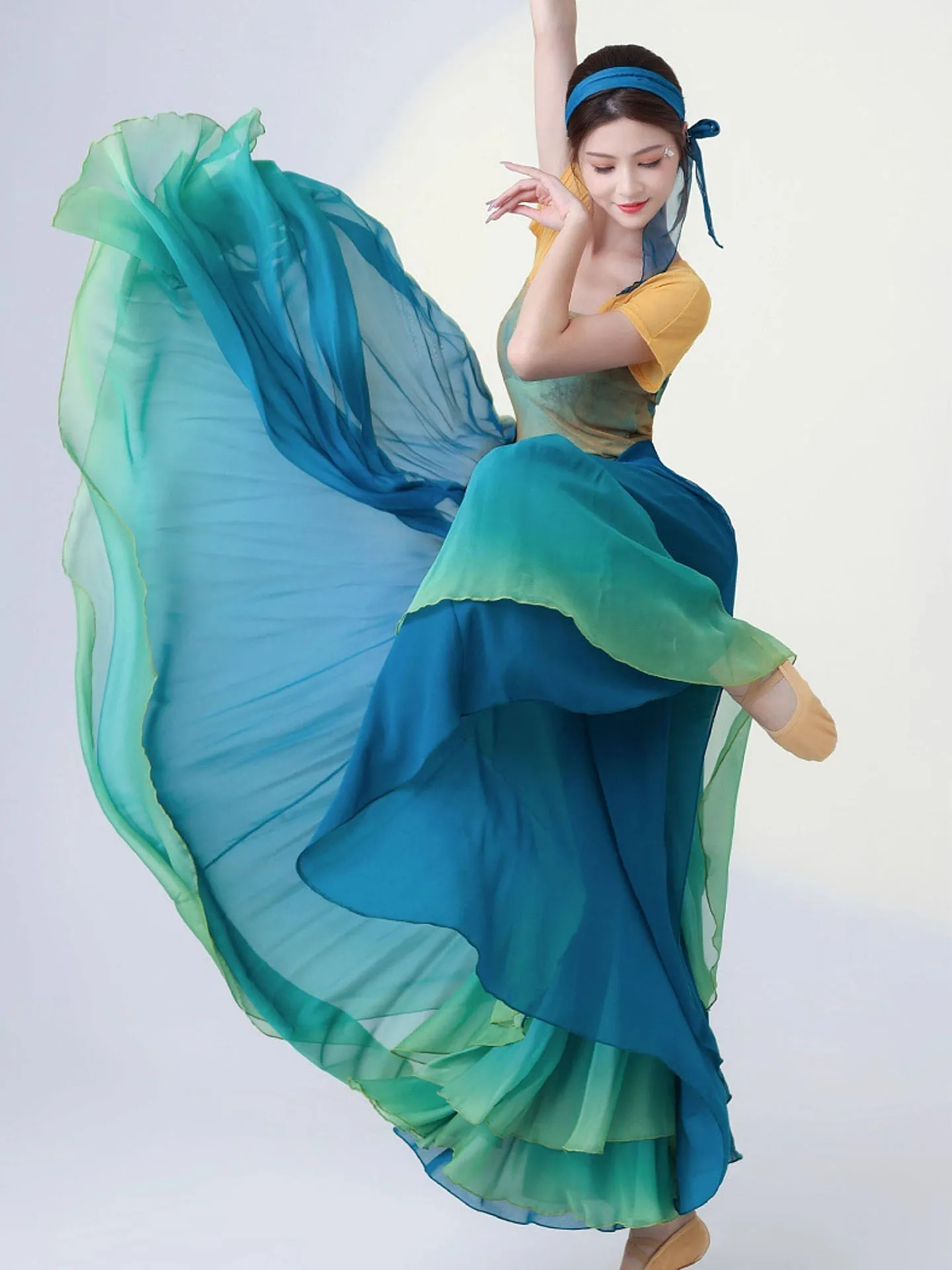 

720 Degree Classical Chinese Dance Skirt Double Layer Gauze Gradient Green Blue Flowing Stage Performance Long Dress Costume Wom