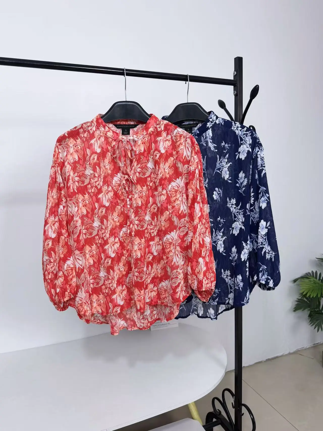 

Elegant Floral Print Long Sleeve Chiffon Shirt Women Summer Loose Thin Shirt European Style Fashion Single DP48 USD