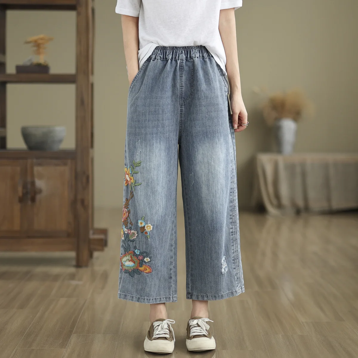 

Ethnic floral embroider jeans for women autumn elastic waist embroidery straight denim pants Korean style women's clothing