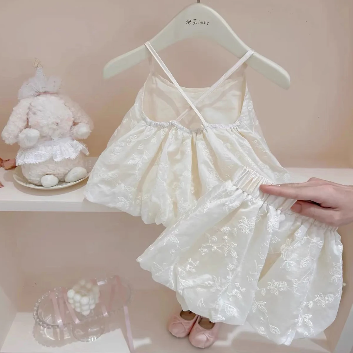 Girls Embroidered Jacquard White Shorts Set Vacation Style Korean New Baby Girls' Summer Backless Tank Top Loose Short