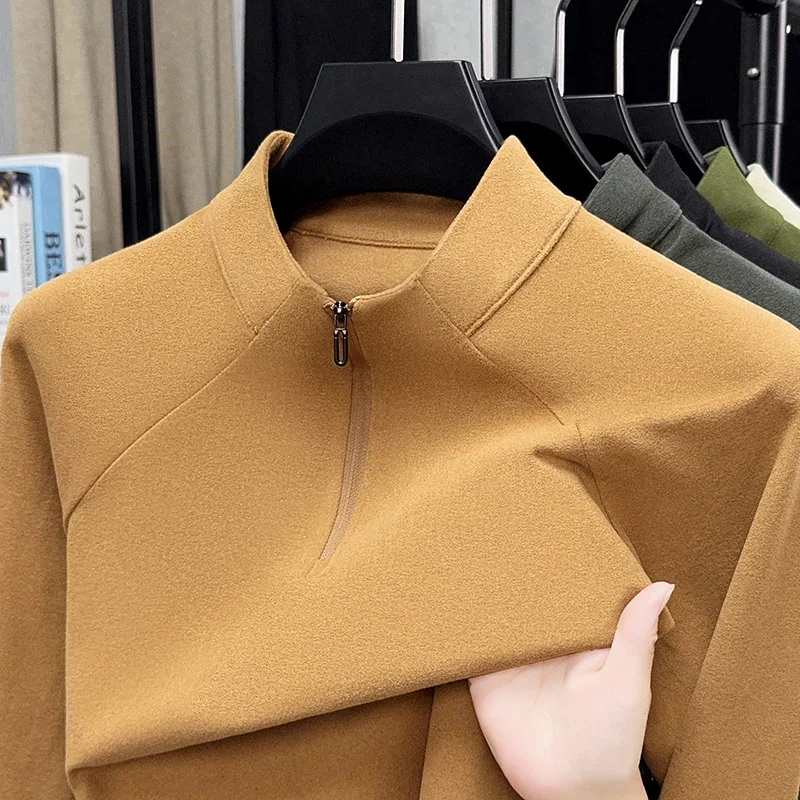 Haut à manches longues pour homme, col montant avec demi-zip, en polaire douce, chemise thermique, coupe ajustée et élastique, idéal comme couche intérieure décontractée pour l'automne.