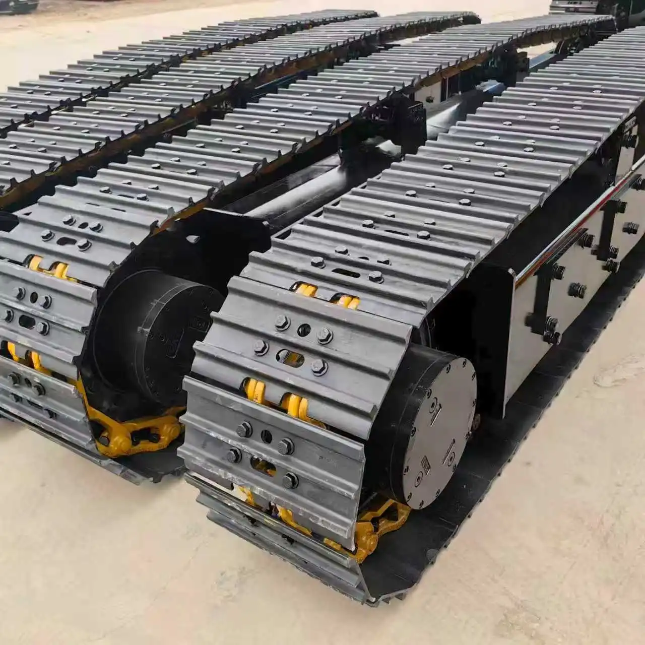 Custom Complete Steel Track Undercarriage Chassis Assembly, High Precision Replacement Parts for Mini Excavator Machinery view 3